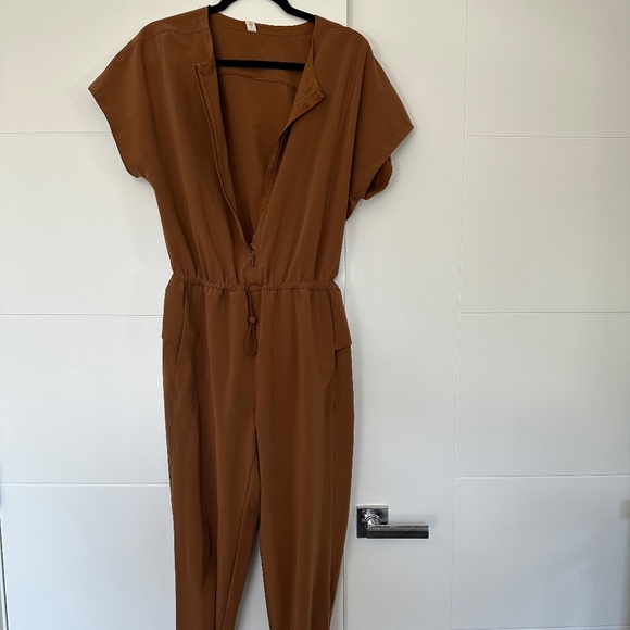 Lululemon | Stretch Travel Woven Jumpsuit - Picture 2 of 10